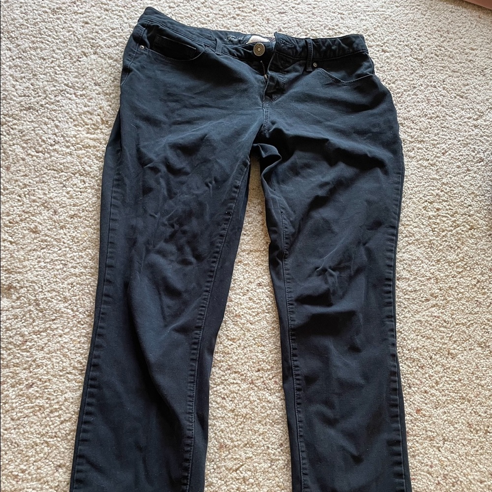 Low-rise skinny jeans